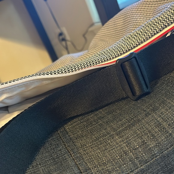 Sherpani XLarge Crossbody, EUC - Picture 7 of 8